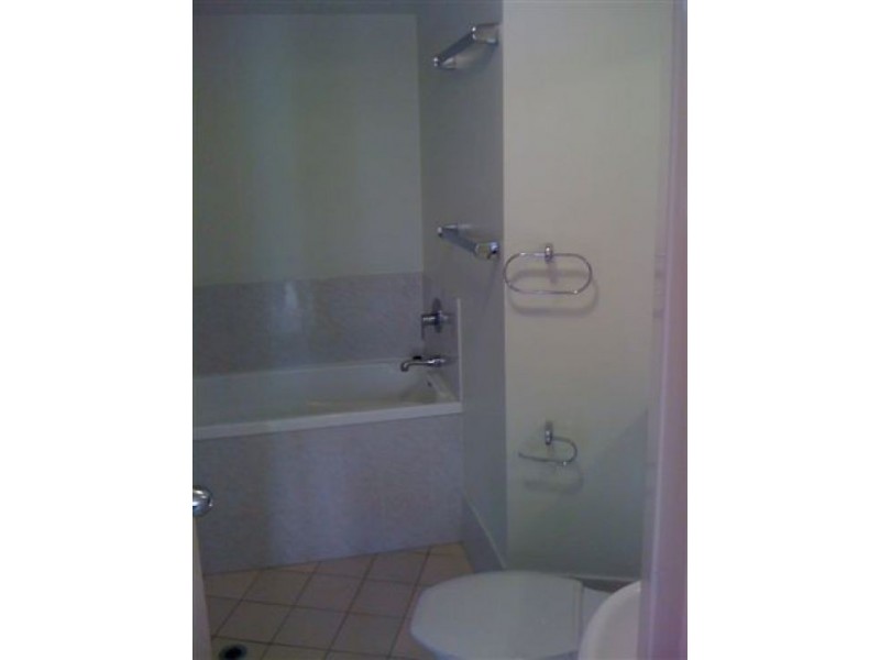 Unit 511 “Neptune Resort” 27 Margaret Avenue, Broadbeach QLD 4218