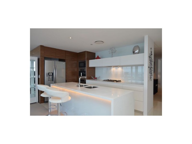 3704 Charles Ave, Broadbeach QLD 4218