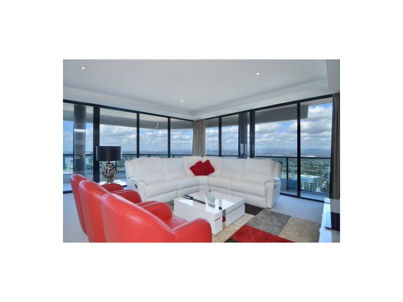 3704 Charles Ave, Broadbeach QLD 4218