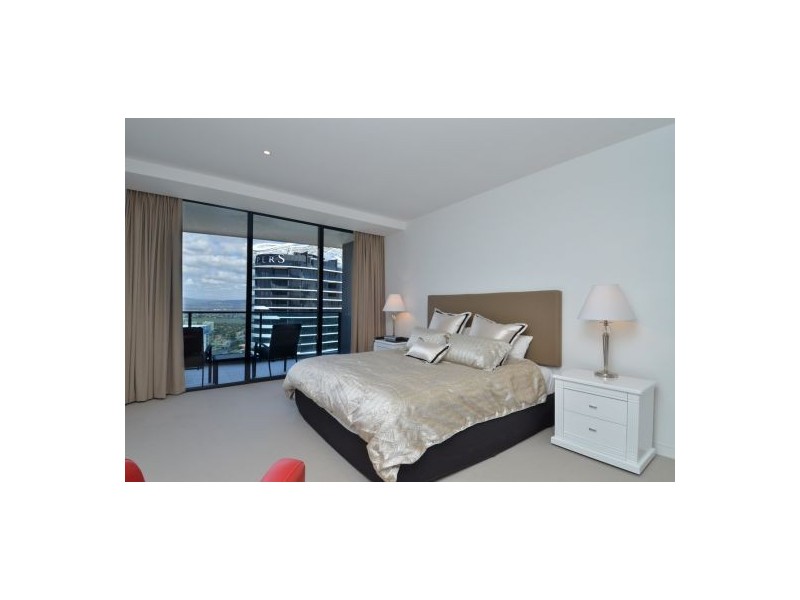 3704 Charles Ave, Broadbeach QLD 4218