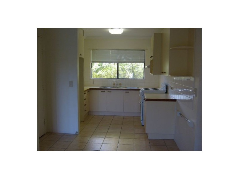 3/3  Lind Ave, Palm Beach QLD 4221