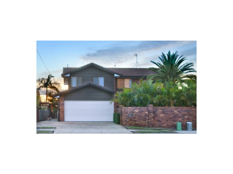 378 Bayview Street, Hollywell QLD 4216