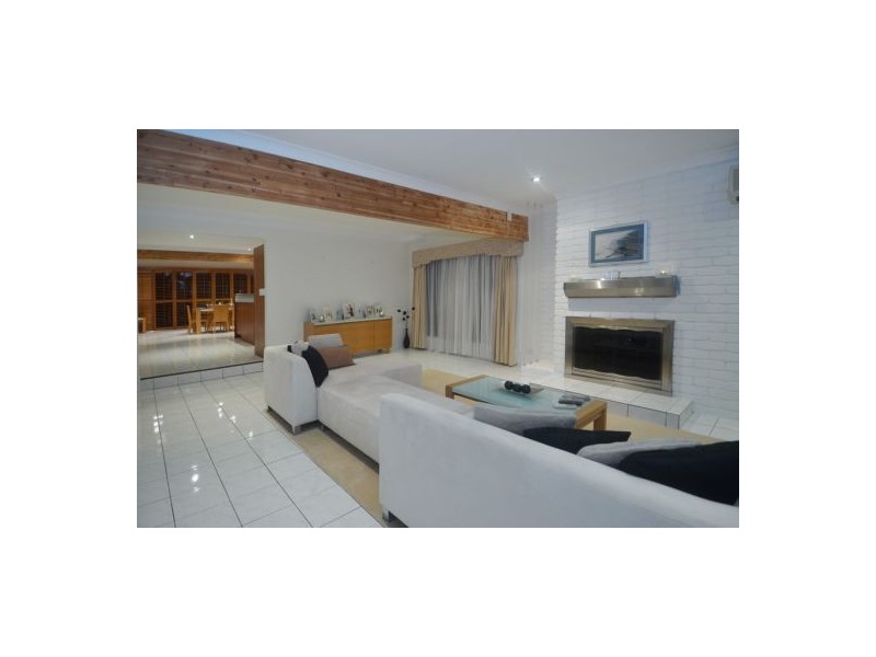 378 Bayview Street, Hollywell QLD 4216