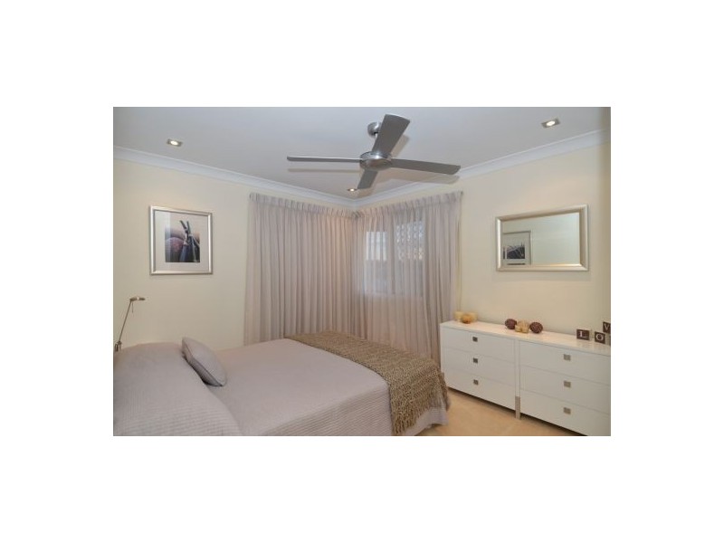 378 Bayview Street, Hollywell QLD 4216