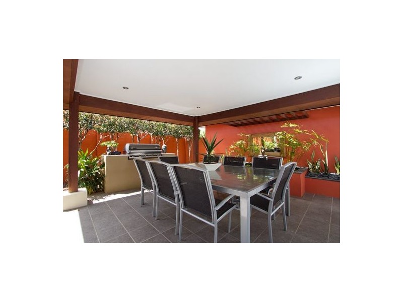 5 Cypress Drive West, Broadbeach Waters QLD 4218