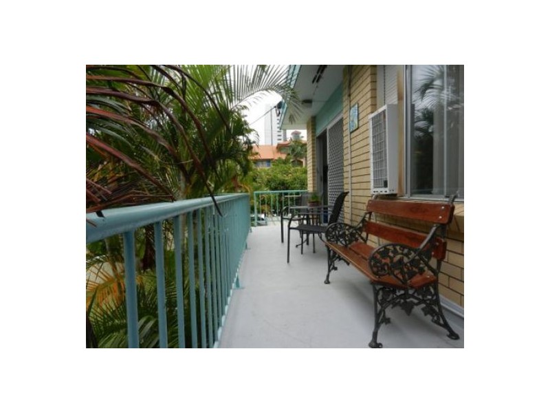 3/23 Anne Ave, Broadbeach QLD 4218