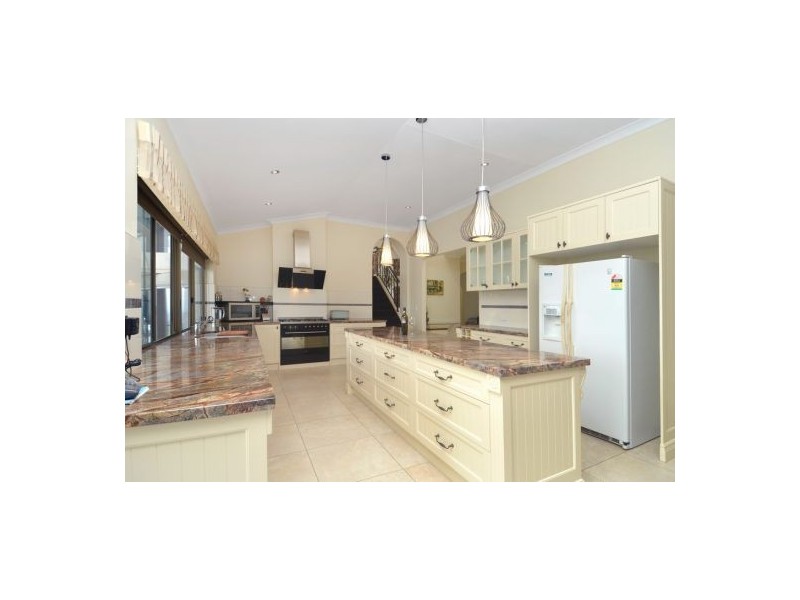 80 Magnetic Drive, Tamborine Mountain QLD 4272