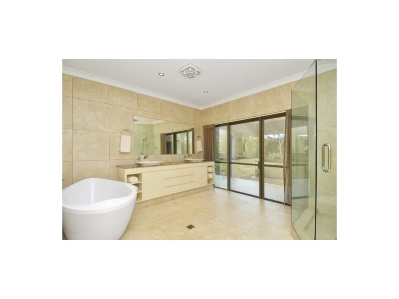 80 Magnetic Drive, Tamborine Mountain QLD 4272