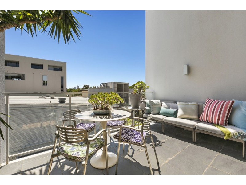 433/12 Danks Street, Waterloo NSW 2017