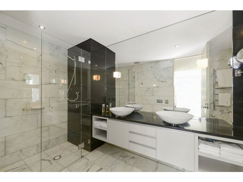 1/2 Ian Street, Rose Bay NSW 2029