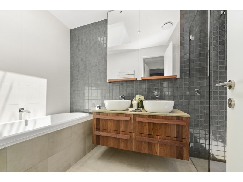 104 Bondi Road, Bondi Junction NSW 2022