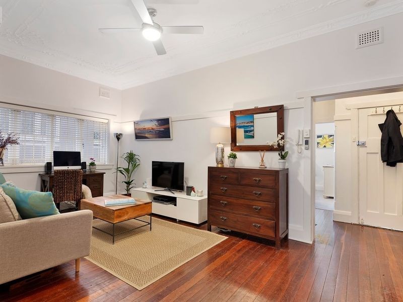 2/23 Beach Road, Bondi Beach NSW 2026