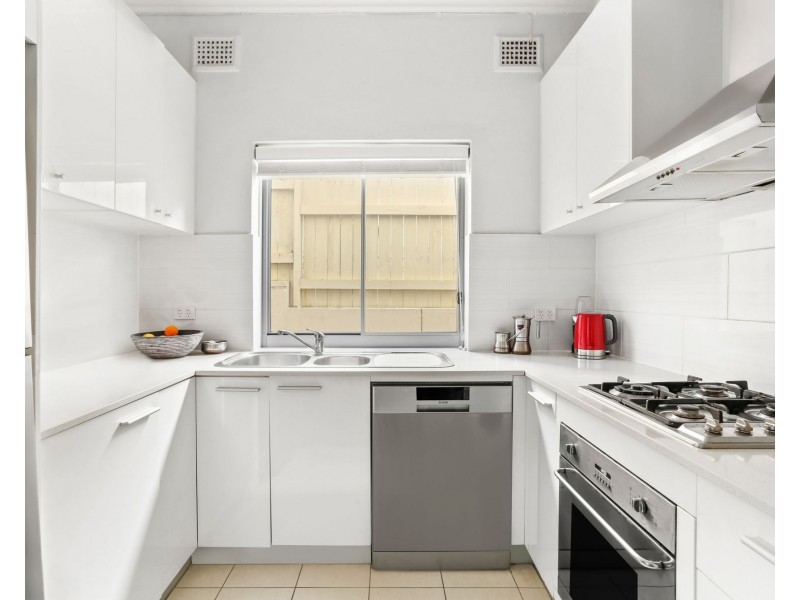 2/13 Wallis Parade, North Bondi NSW 2026