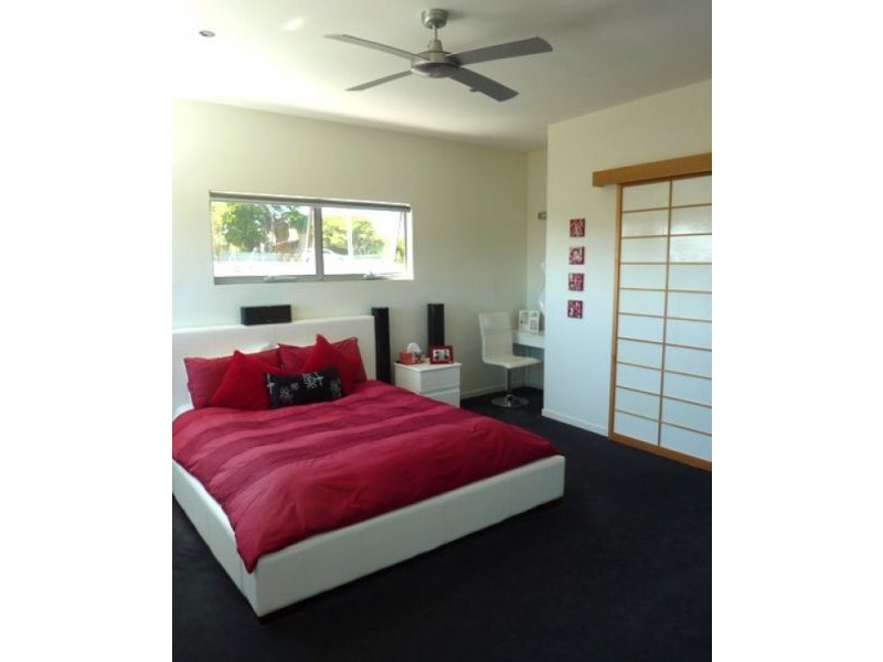 1/80 Stapylton Street, Coolangatta QLD 4225