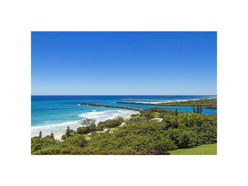 2/2 Hill Street, Rainbow Bay QLD 4225