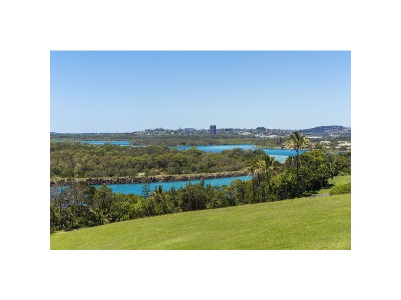 2/2 Hill Street, Rainbow Bay QLD 4225