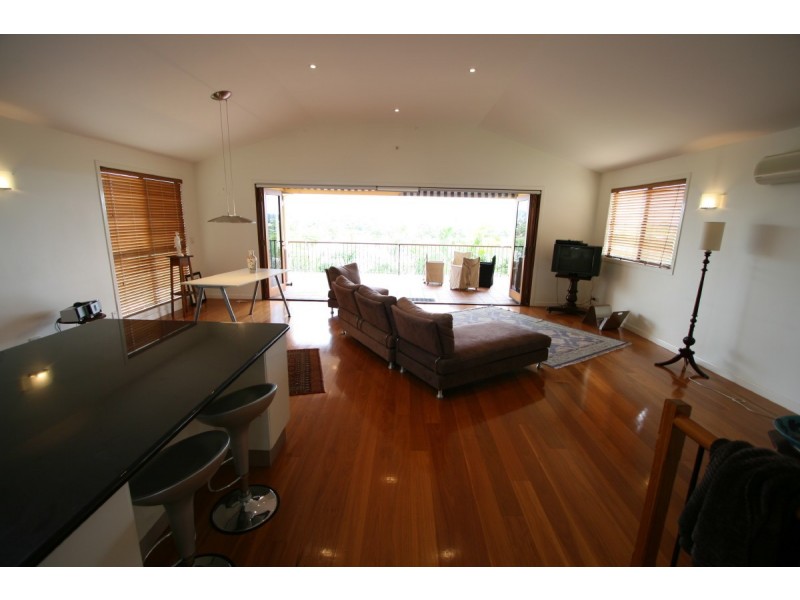 4 Dilkera St, Balmoral QLD 4171