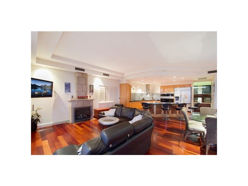 99 Garrick Street, Coolangatta QLD 4225