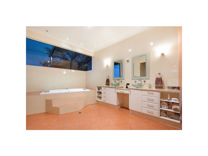 99 Garrick Street, Coolangatta QLD 4225