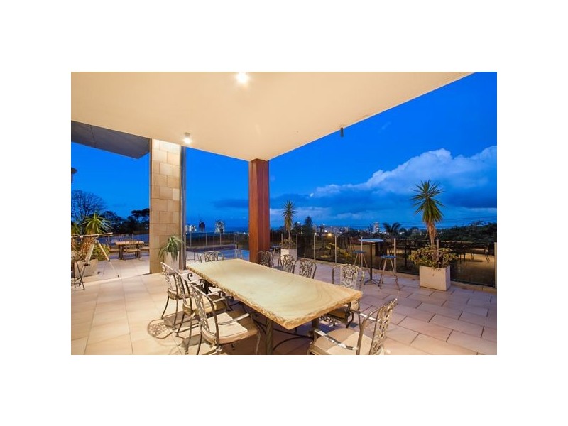 99 Garrick Street, Coolangatta QLD 4225