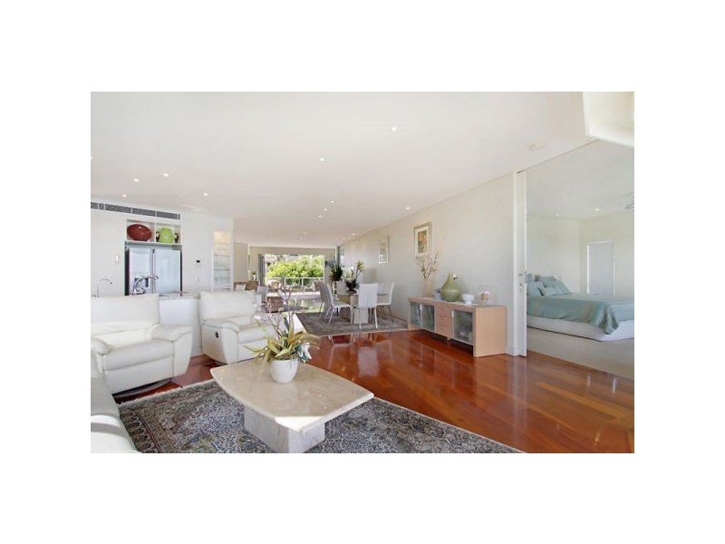 3/3 Hill Street, Rainbow Bay QLD 4225