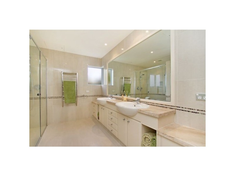 3/3 Hill Street, Rainbow Bay QLD 4225