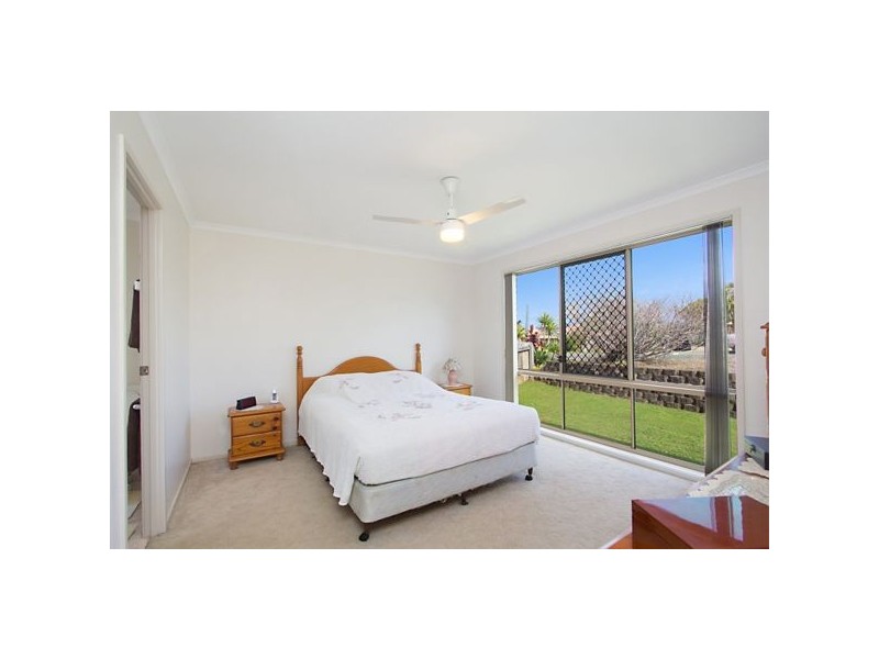 25 Champagne Drive, Tweed Heads South NSW 2486