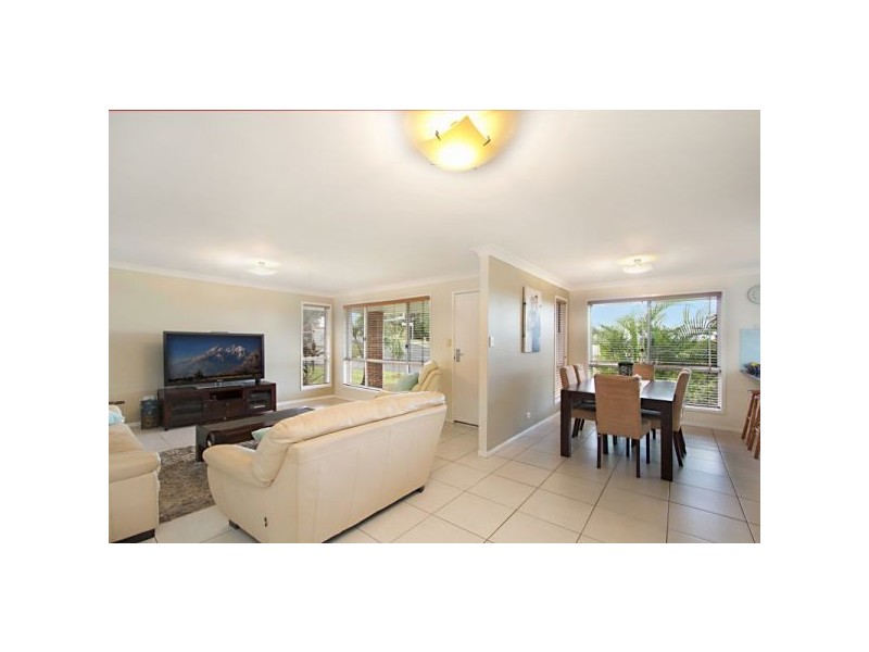 1 Lovat Brae Court, Banora Point NSW 2486