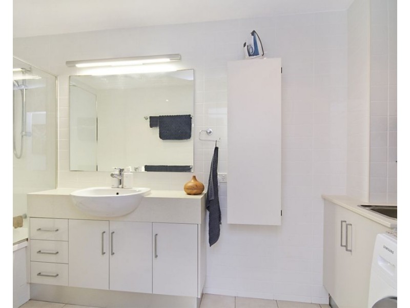 4/3 Carmichael Close, Coolangatta QLD 4225