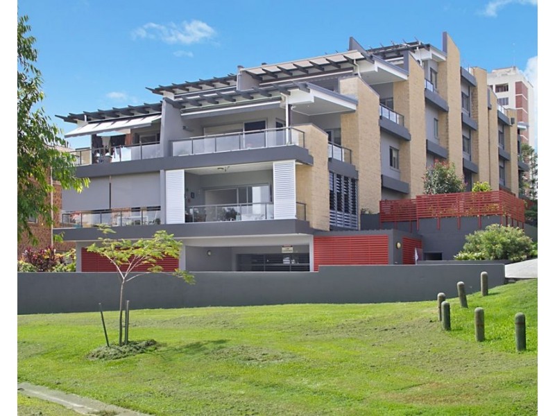 4/3 Carmichael Close, Coolangatta QLD 4225