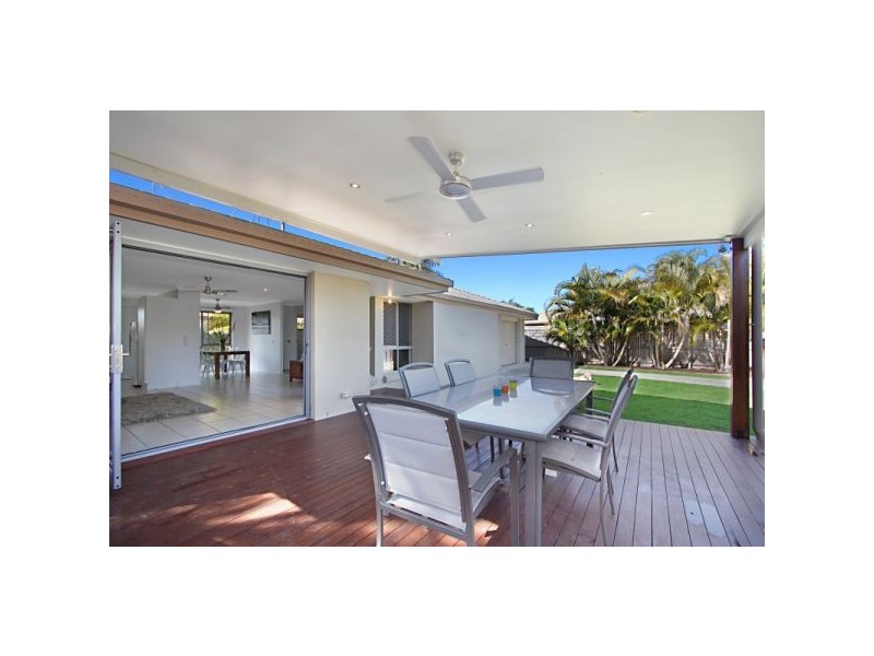 56 Silvabank Drive, Varsity Lakes QLD 4227