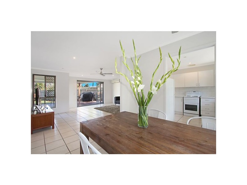 56 Silvabank Drive, Varsity Lakes QLD 4227