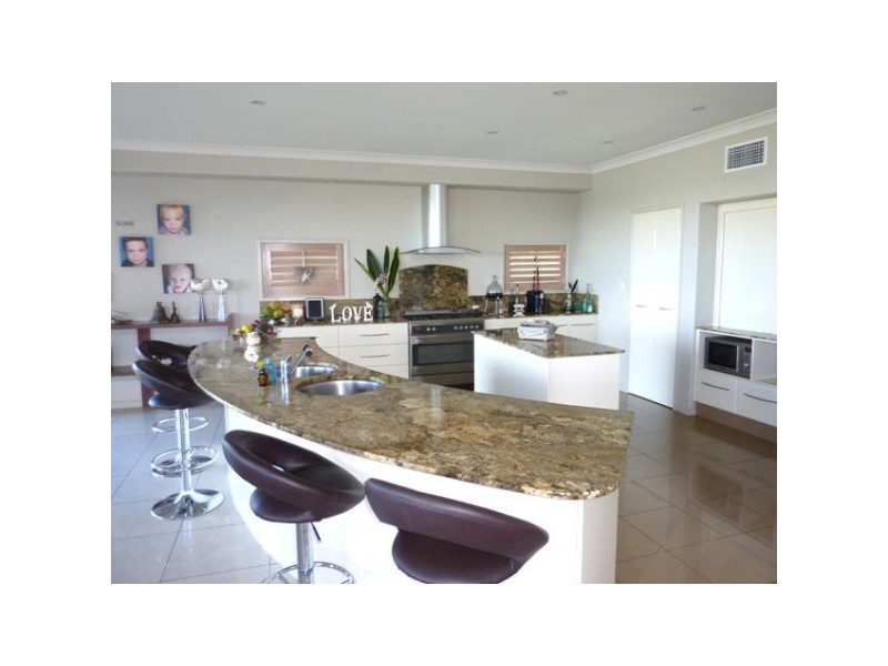 34 Hibiscus Parade, Banora Point NSW 2486