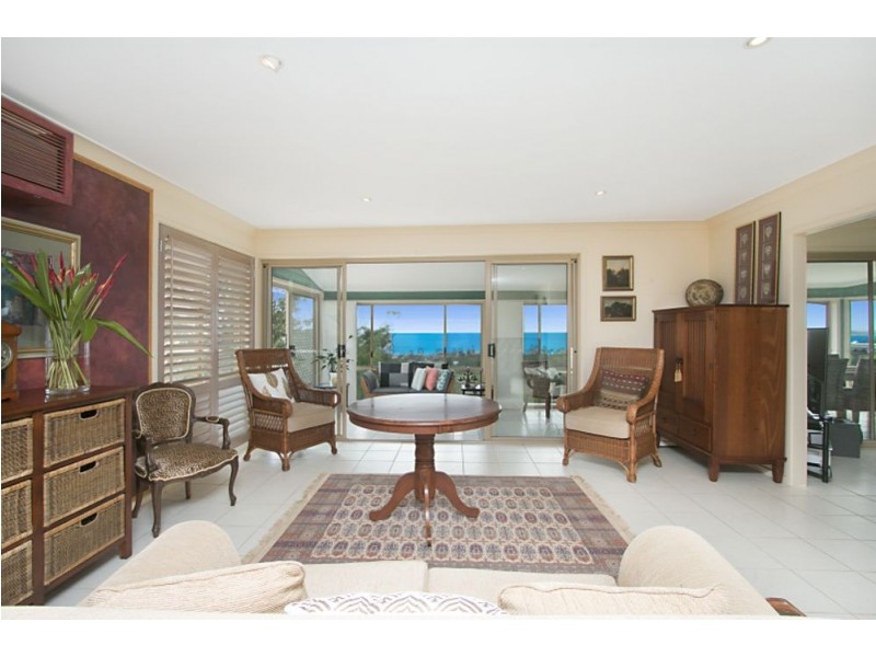 9 Bob Barnard Drive, Tugun QLD 4224