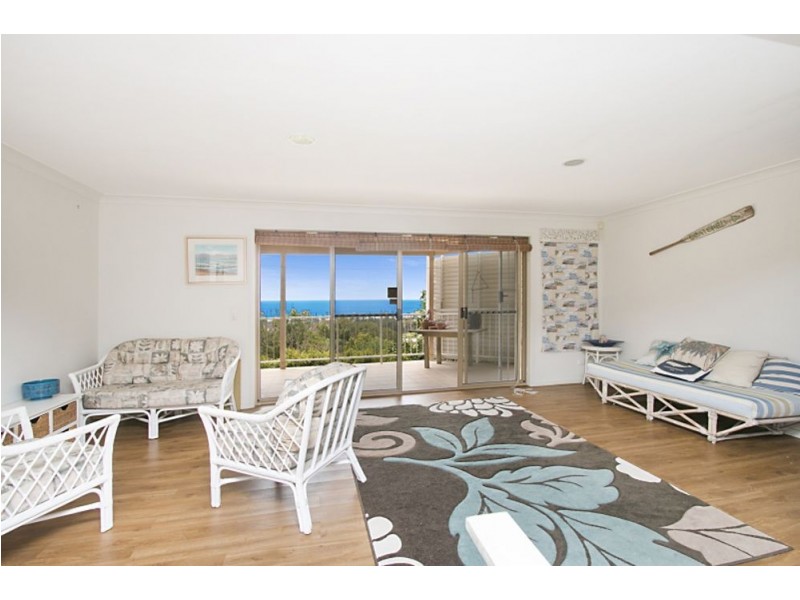 9 Bob Barnard Drive, Tugun QLD 4224