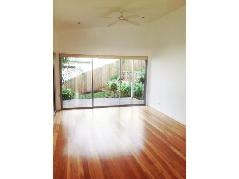 8 Liana Court, Banora Point NSW 2486