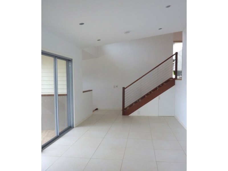 8 Liana Court, Banora Point NSW 2486