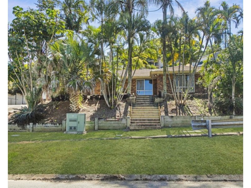 2 Mariners Crescent, Banora Point NSW 2486