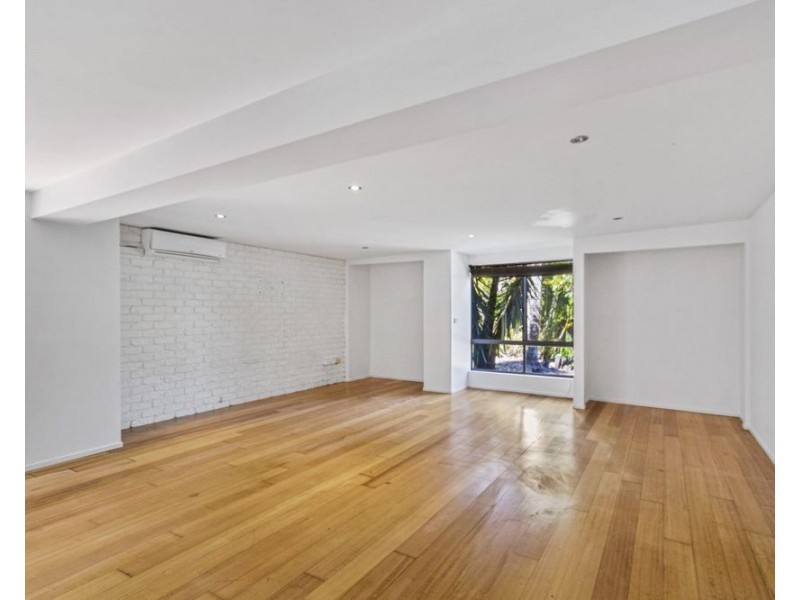 2 Mariners Crescent, Banora Point NSW 2486