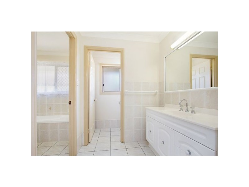 27 Winders Place, Banora Point NSW 2486