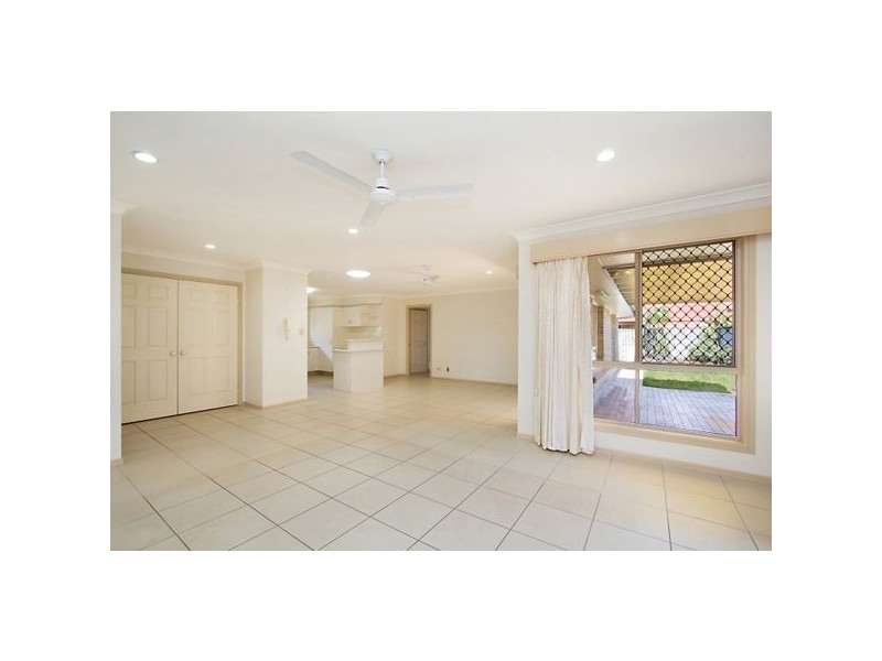 27 Winders Place, Banora Point NSW 2486
