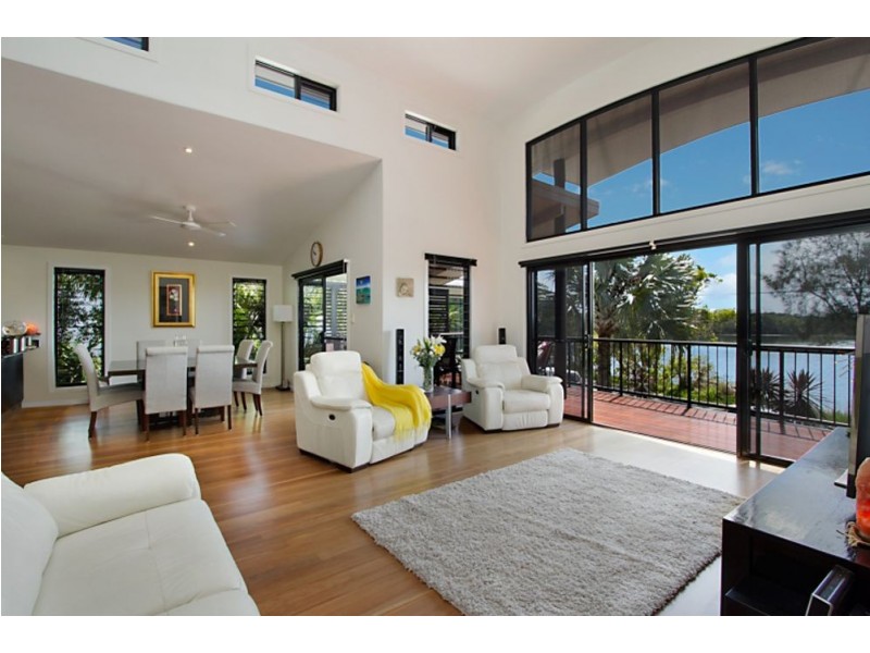 7 Wommin Lake Cres, Fingal Head NSW 2487