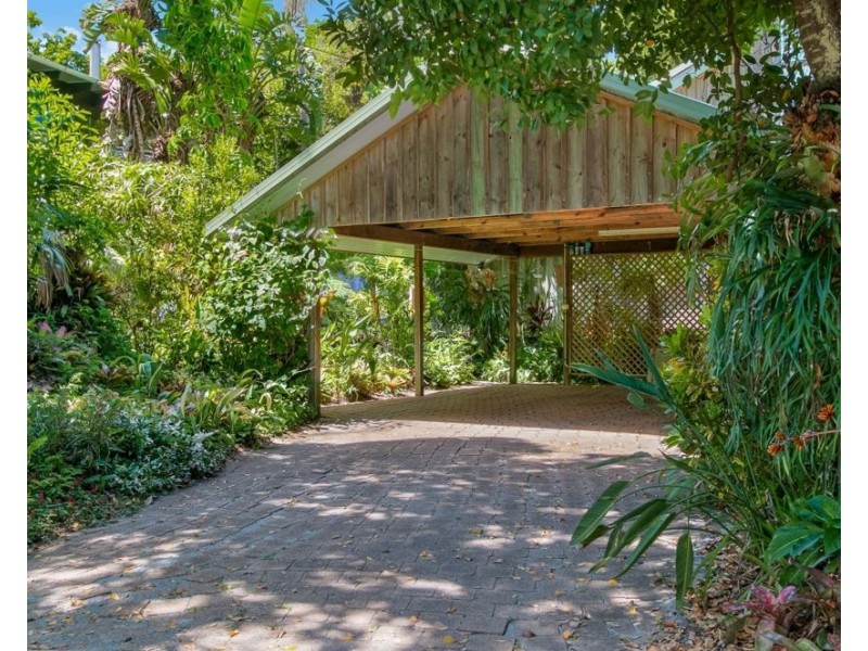 8 Dune Street, Fingal Head NSW 2487