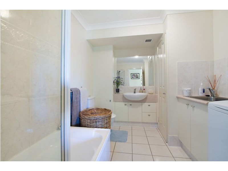 18/72 Dutton Street, Coolangatta QLD 4225