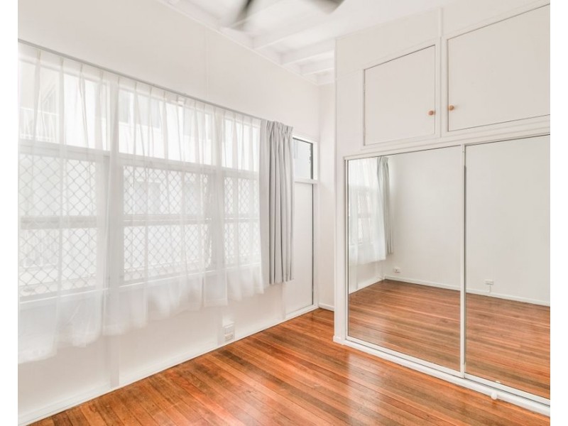 4/3 George Street, Bilinga QLD 4225