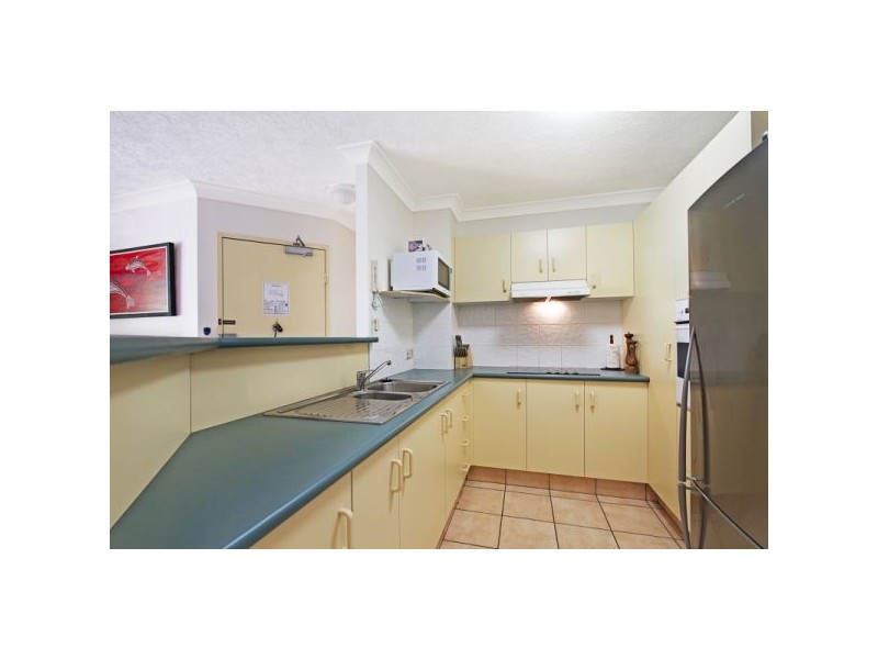 8/27 Dutton Street, Coolangatta QLD 4225