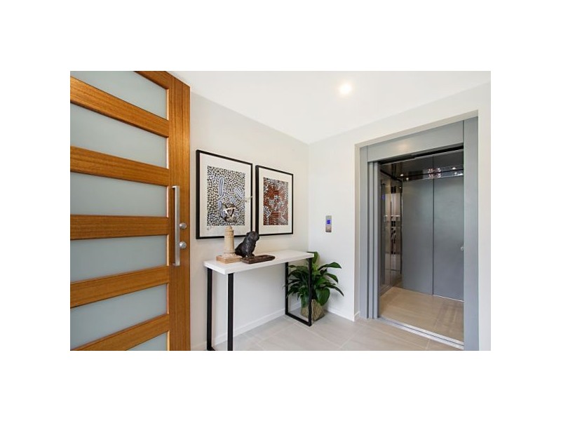 2/67 Garrick Street, Coolangatta QLD 4225