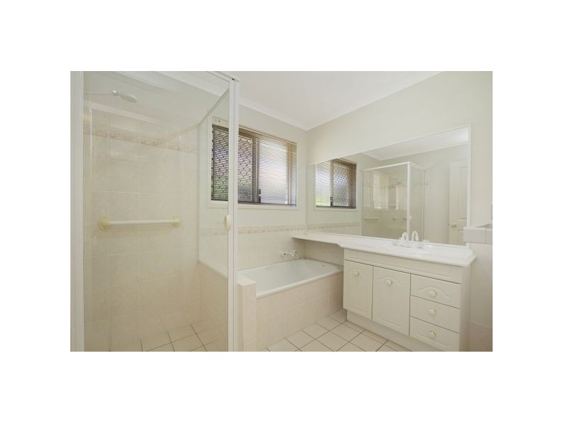 32 Riversdale Boulevard, Banora Point NSW 2486