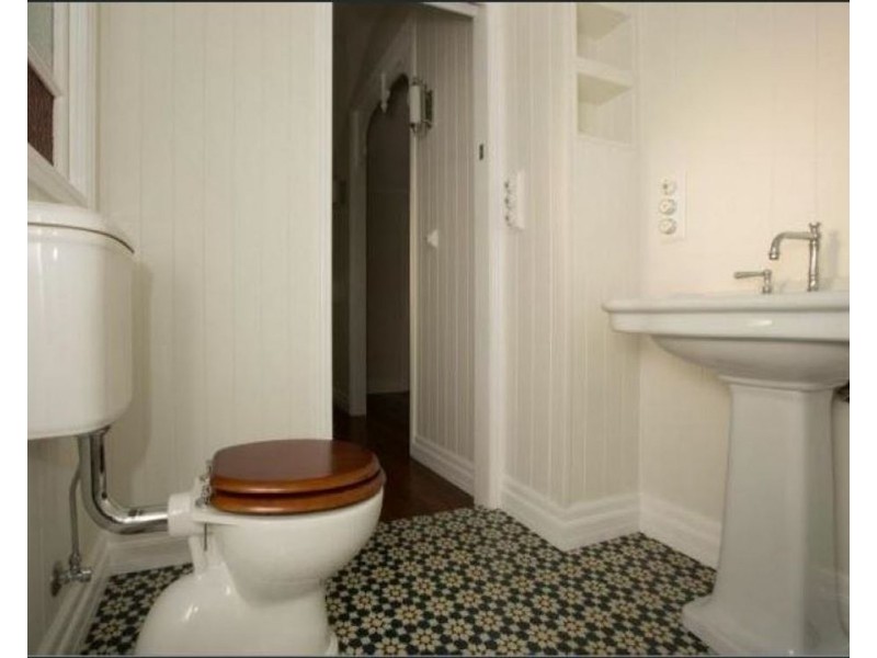 32 Tweed Street, Coolangatta QLD 4225