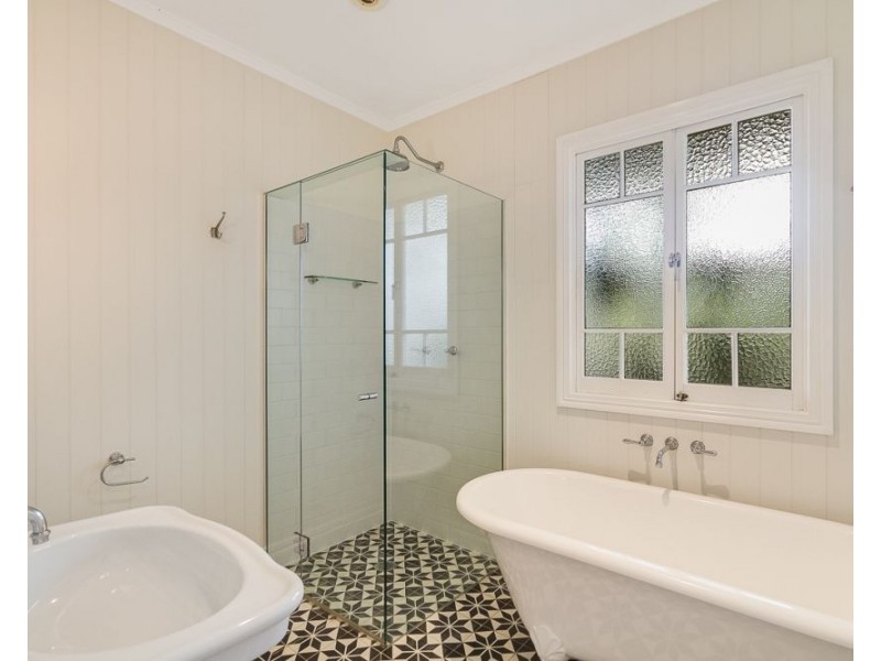 32 Tweed Street, Coolangatta QLD 4225